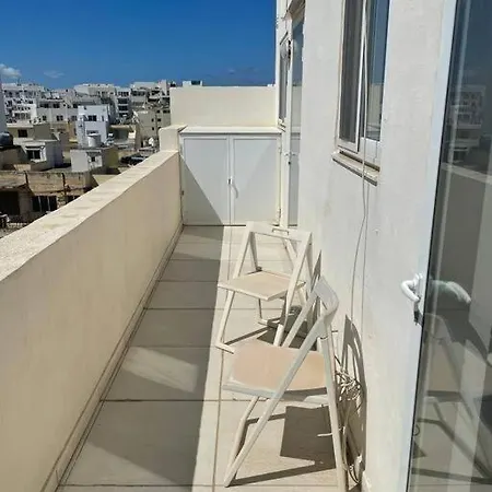 New Two Bedroom Penthouse In Swieqi/st.julian's דירה
