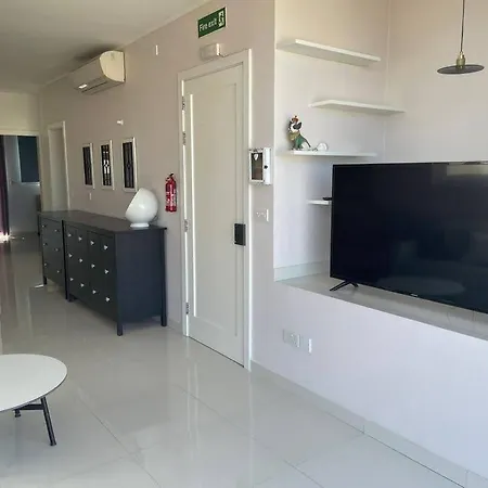 New Two Bedroom Penthouse In Swieqi/st.julian's דירה *