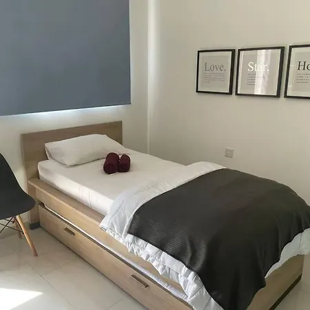 New Two Bedroom Penthouse In Swieqi/st.julian's דירה *